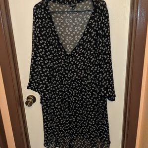 Torrid sz 3 Sheer Shirt Dress Diamond Print